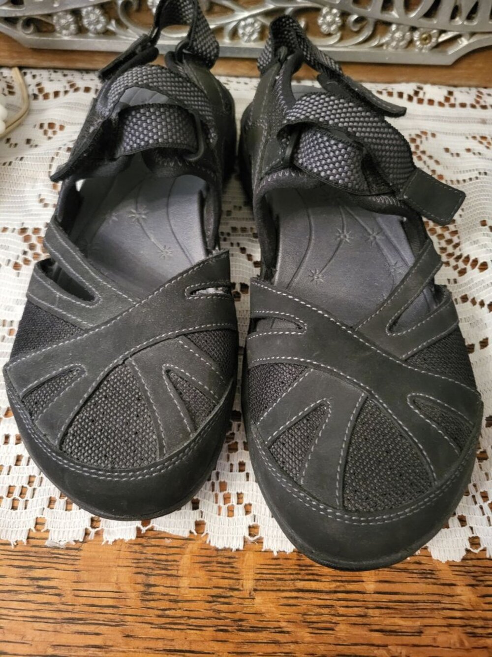 Easy Spirit Explore 24 Black Mary Jane Adjustable Straps 8.5 Gorpcore Comfort - Picture 3 of 8